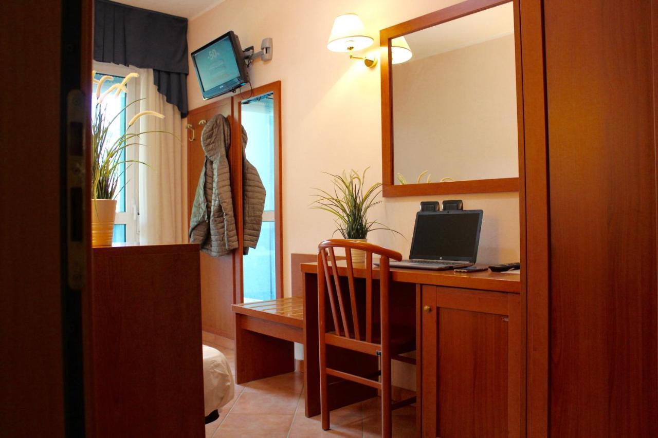 Hotel Jole Cesenatico Exterior photo