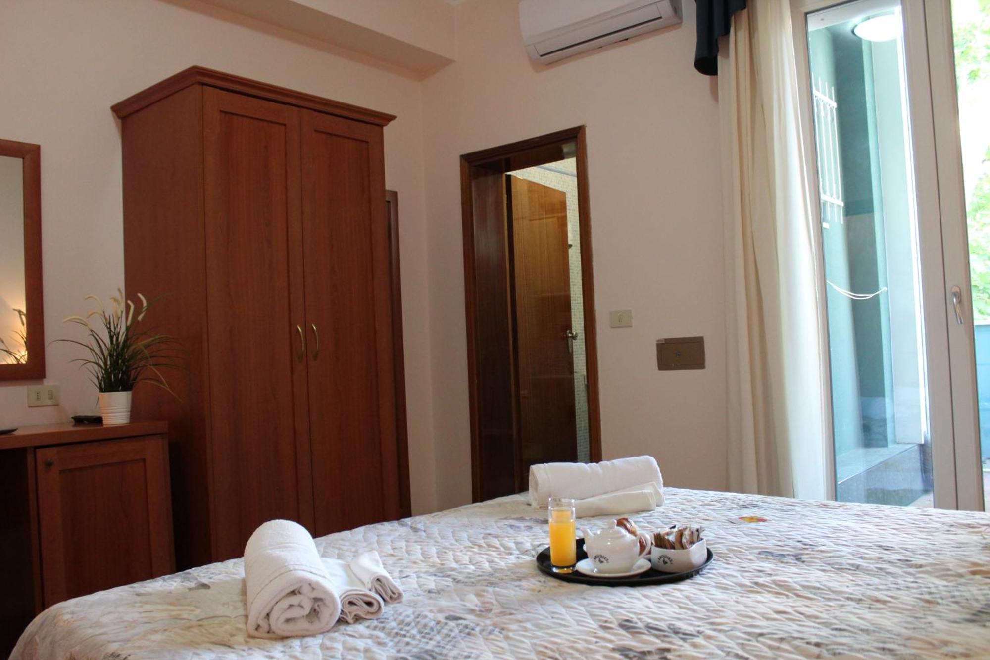 Hotel Jole Cesenatico Exterior photo